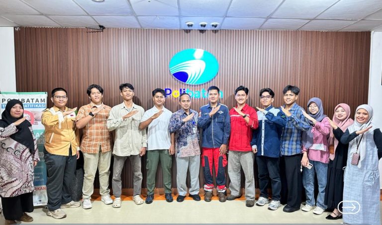 Polibatam Lepas Mahasiswa Ikuti KPI Dan NCC 2026 Di Bandung, Indonesia