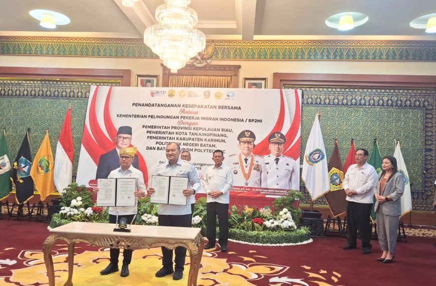 Polibatam and the Indonesian Migrant Workers Protection Ministry Sign MoU to Strengthen Migrant Workers’ Competencies in Kepri