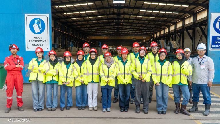 MAHASISWA TEKNOLOGI REKAYASA METALURGI POLIBATAM PELAJARI PRODUKSI PIPA BIMETAL DI PT CLADTEK BI-METAL MANUFACTURING