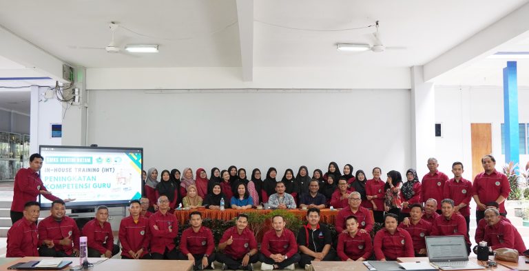 Dari Sampah Pesisir ke Ruang Kelas, Polibatam Perkuat Pembelajaran STEM di SMK Kartini melalui Desain 3D SolidWorks