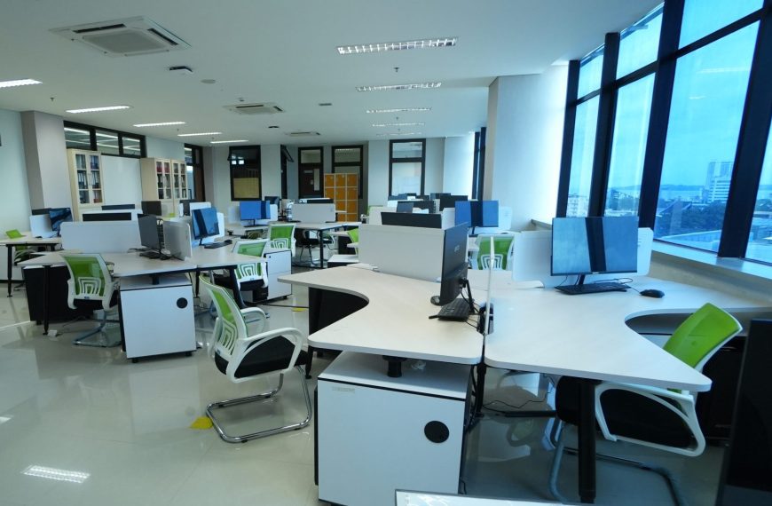 Dari Kampus Menuju Dunia Kerja: Mengenal Laboratorium Manajemen dan Bisnis Polibatam di Tower A