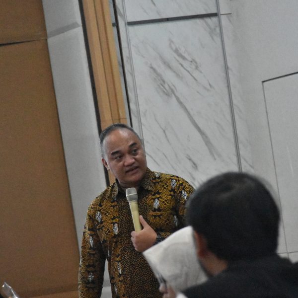 Polibatam Strengthens Negotiation Skills of Faculty and Staff through In-House Training on the Psychology of Subconscious Communication
