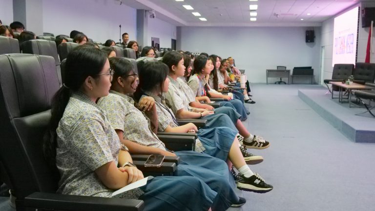 Polibatam Sambut Kunjungan Edukasi Sekolah Global Indo-Asia, Kenalkan Teknologi Robotika kepada Generasi Muda