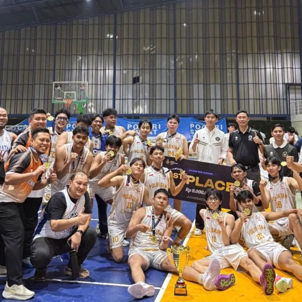 DUA KALI NAIK PODIUM! BASKET POLIBATAM UKIR PRESTASI DARI KEPRI HINGGA NASIONAL.