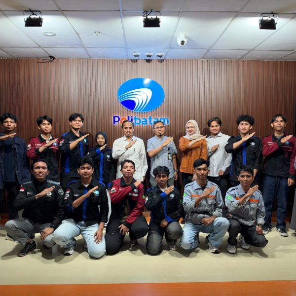 Polibatam Lepas Tim Mahasiswa Ikuti Berbagai Ajang Tingkat Nasional dan Internasional