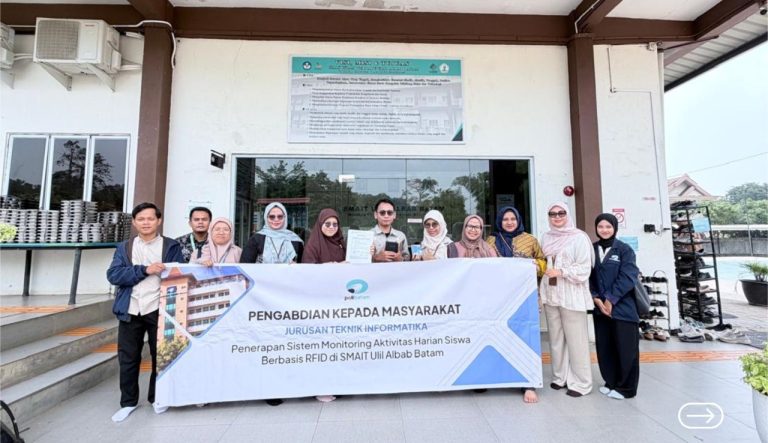 Polibatam Hadirkan Sistem Monitoring Aktivitas Siswa Berbasis RFID di SMAIT Ulil Albab Batam